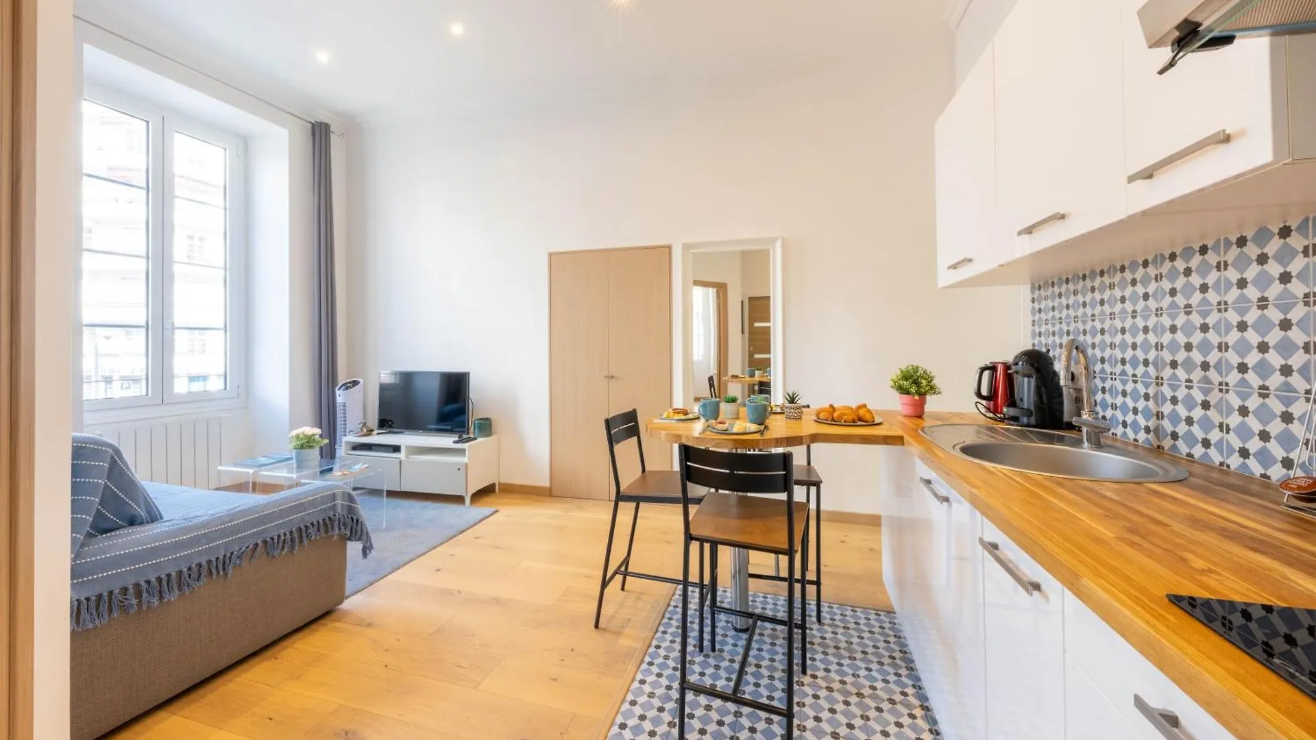Le Carre D'Or - A 2 Min A Pied Du Centre-Ville Nice Apartment